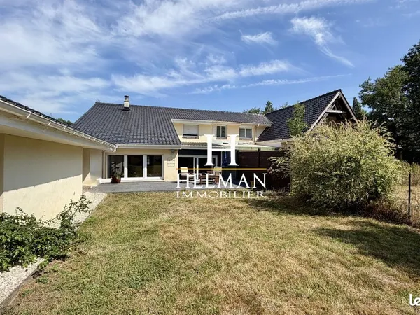 Maison 8 pièces 205 m²