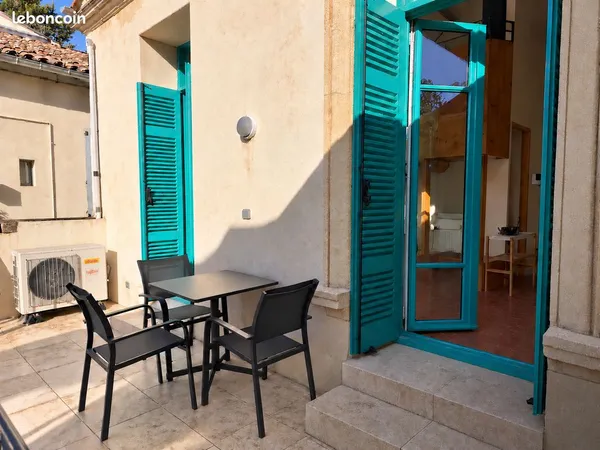 T2 idéalement situé, meublé, terrasse, 50 m² - Avignon Intra-Muros - Libre immédiatement jusqu'à fin