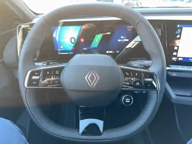 Renault Megane e-tech 220 ch autonomie confort gsr2 — photo 40