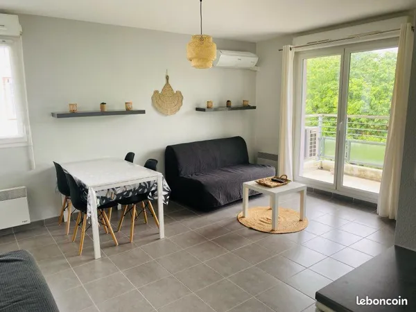Studio meublé avec parking, clim et piscine