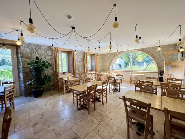 Hôtel, auberge, restaurant