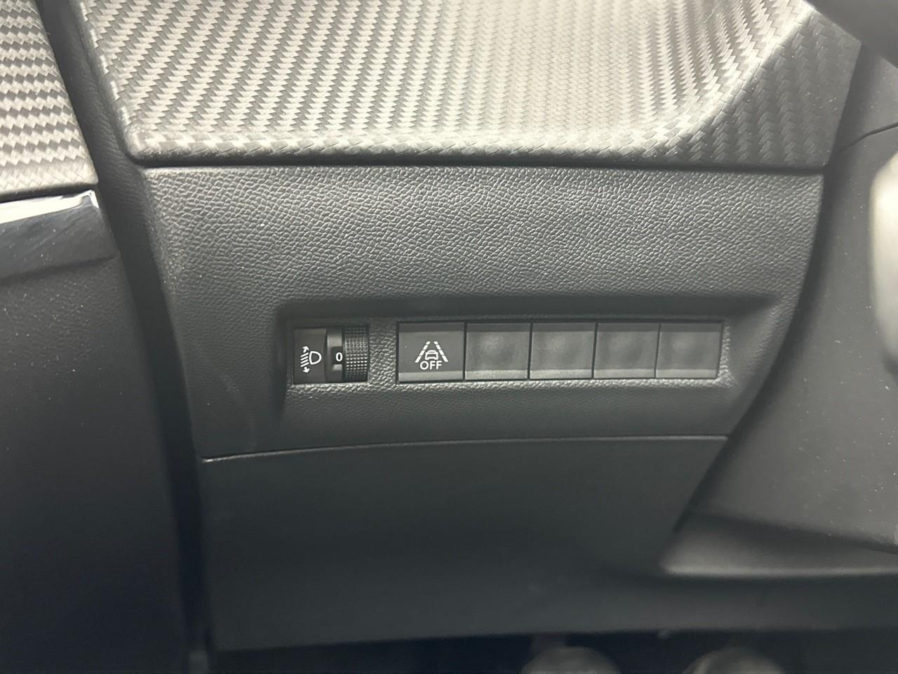 Peugeot 208 puretech 100 s&s bvm6 style — photo 16