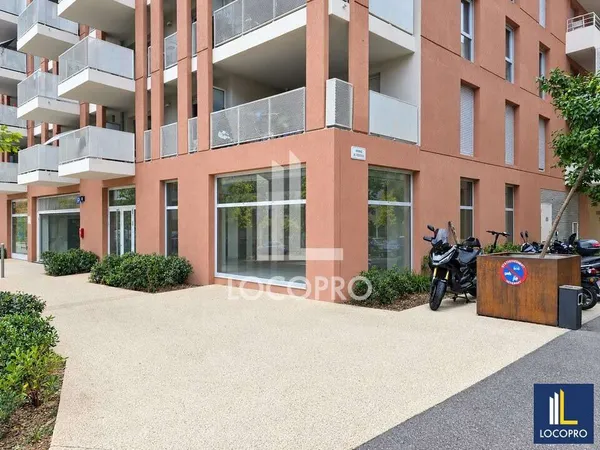 Vente murs commerciaux d'angle en périphérie Nice