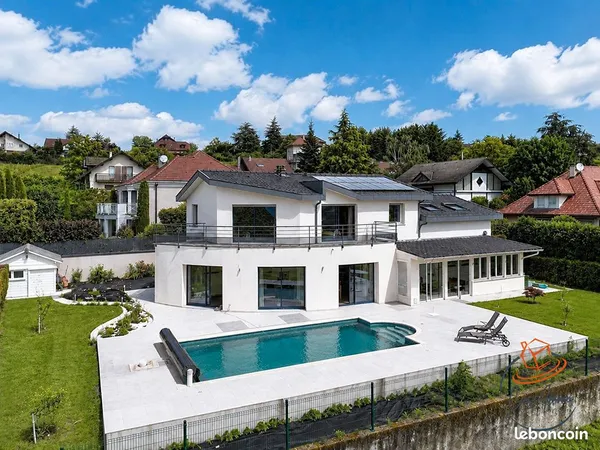 Maison 7 pièces 220 m²