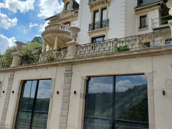 Bien rare : F3 plein Sud, magnifique vue Plombières-les-bains et ses forêts