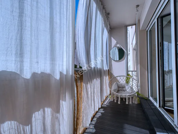 VILLEURBANNE - RÉPUBLIQUE / GRATTE-CIEL - T4 101 m² entièrement rénové