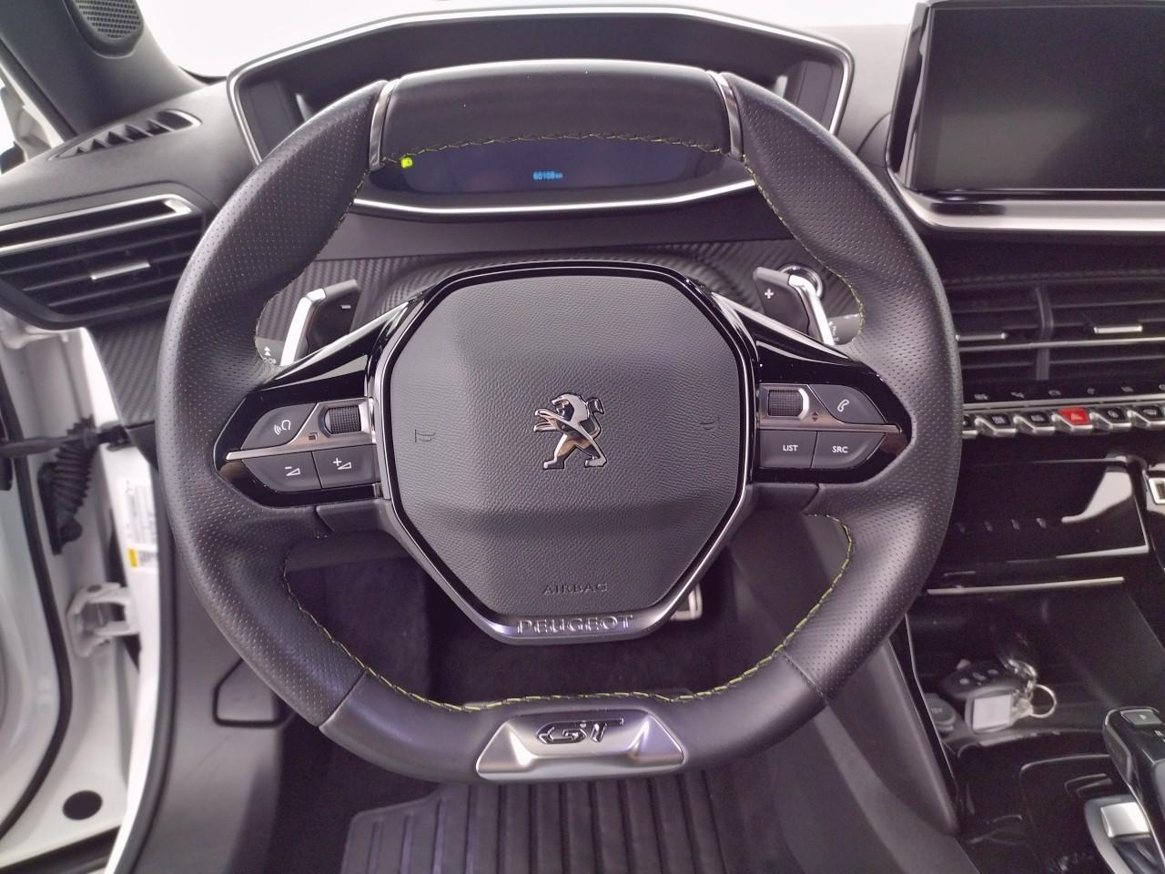 Peugeot 2008 puretech 130 s&s eat8 gt — photo 21