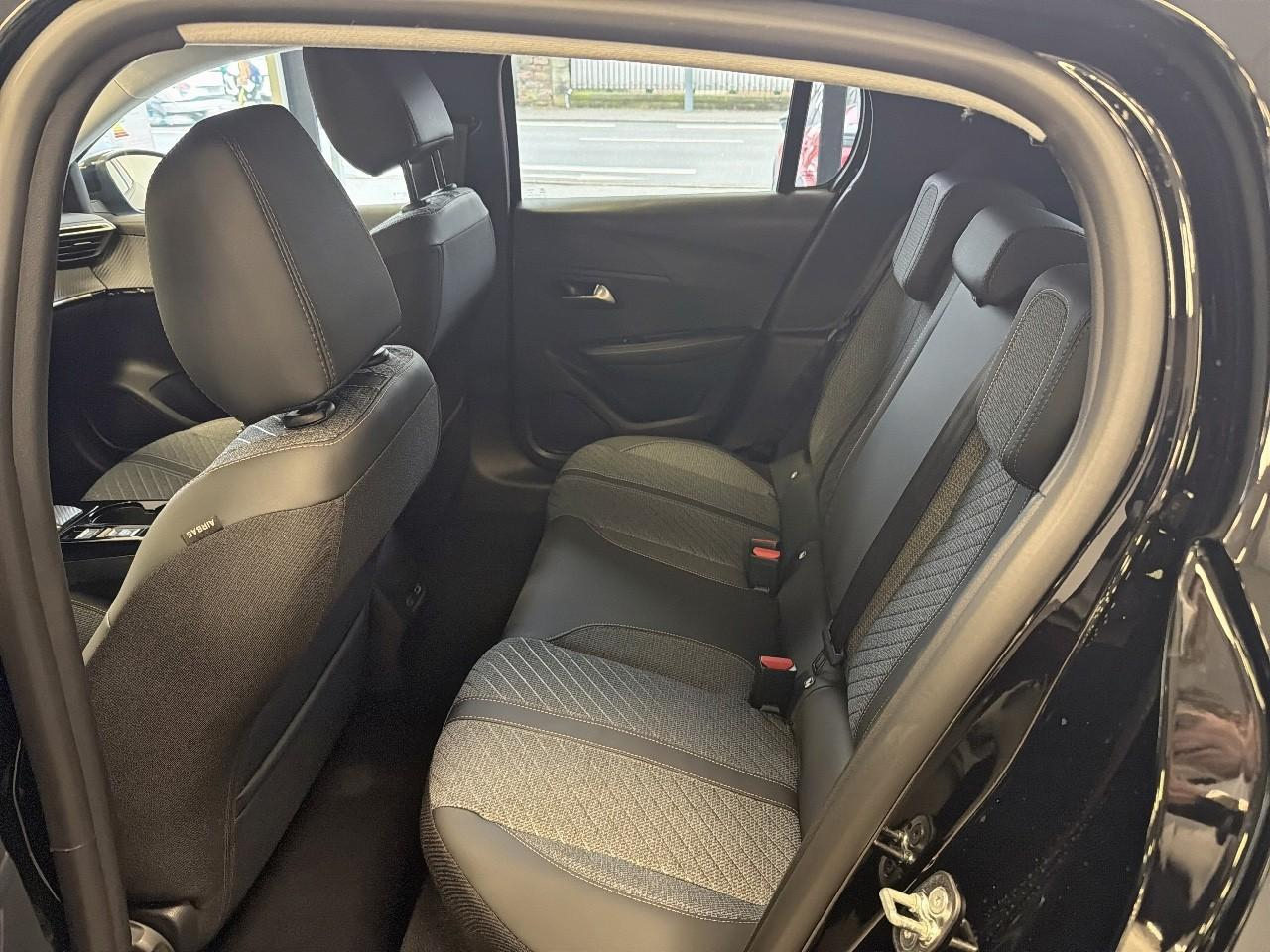 Peugeot 208 hybrid 110 e-dcs6 allure — photo 10