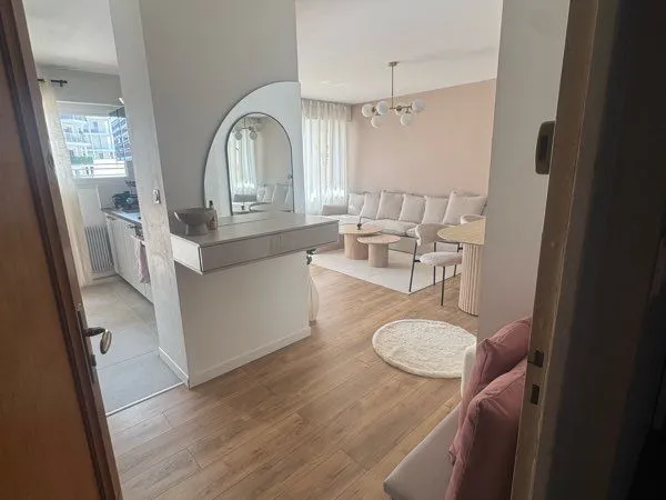 À louer - Superbe T2 meublé de 53 m² avec 3 balcons et parking en sous-sol - Annemasse, rond-point d