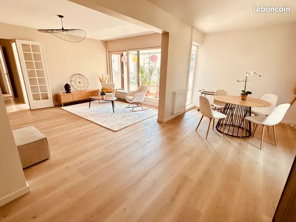 Grand T5 rénové 4 CHAMBRES 2 SDB
