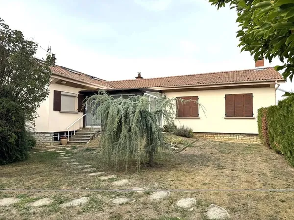 MANOIS - Grande maison de 242 m², 5 chambres, terrain arboré de 973 m² - DPE C