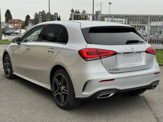 Mercedes Classe A 250 e 160+102ch amg line 8g-dct 8cv — photo 3