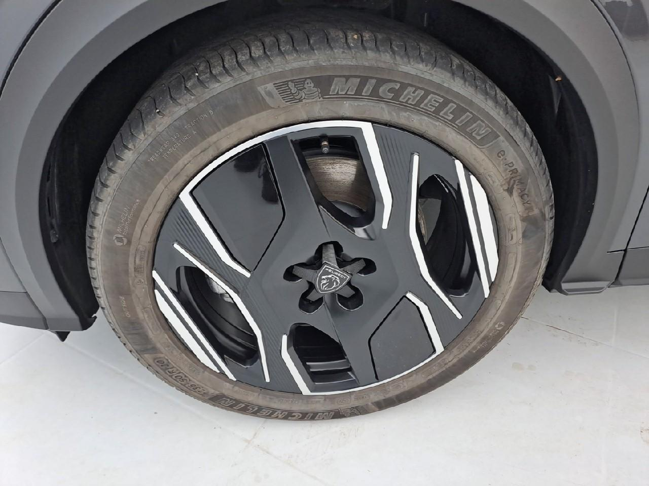 Peugeot 3008 plug-in hybrid 195 e-dcs7 gt — photo 11