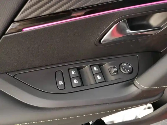 Peugeot 2008 puretech 130 s&amp;s eat8 — photo 38