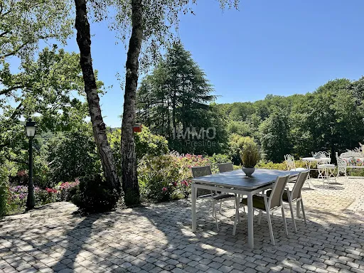 Maison 11 pièces 375 m²