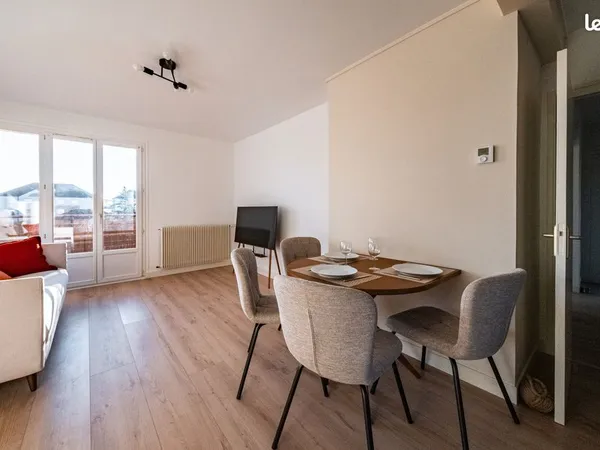À louer, Superbe 3 pièces de 52m² 2 parkings privés et balcon