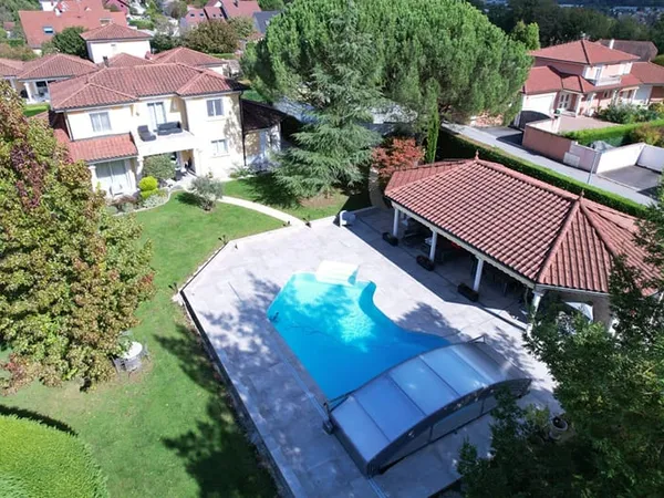 BESANCON - ESSARTS L'AMOUR - MAISON PROVENCALE DE 220M² DANS SON PARC DE 23ARES
