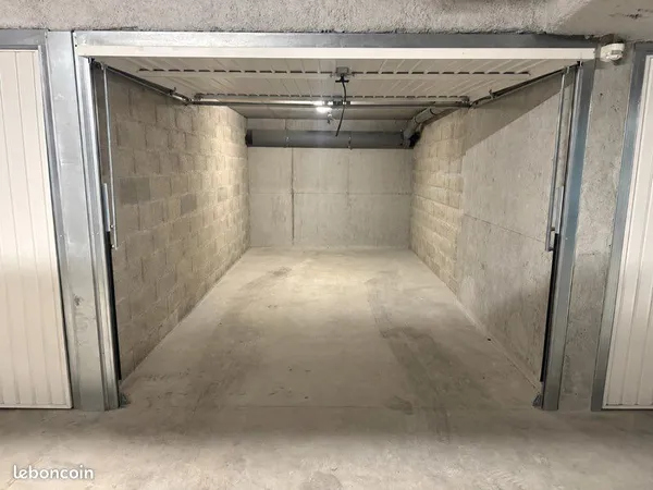 Location garage sécurisé - Immeuble neuf