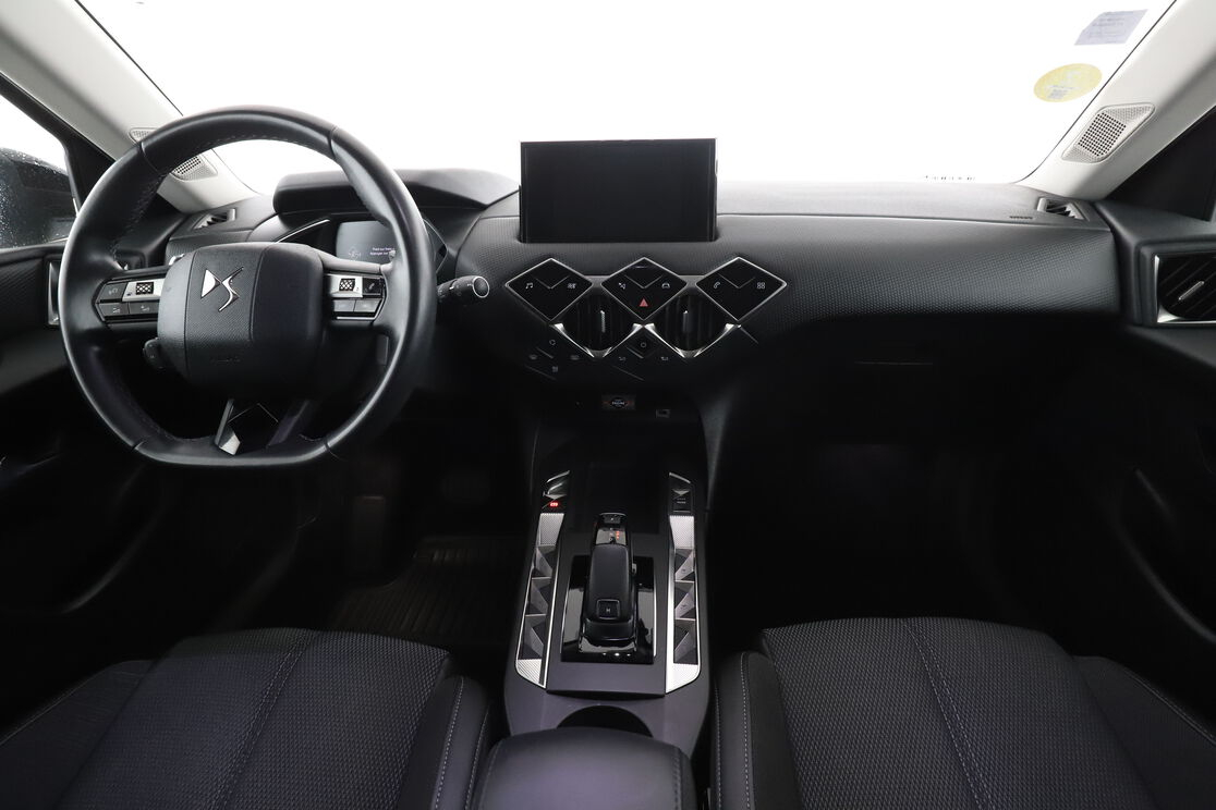 DS Automobiles DS3 Crossback 1.5 Blue-HDi Toits de Paris EAT8 — photo 11
