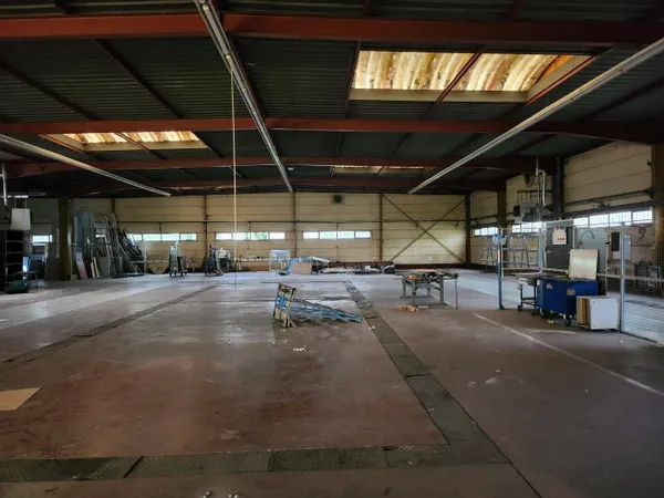 Entrepôt 1490 m²