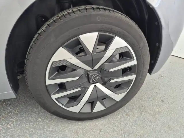 Peugeot 208 100 s&amp;s bvm6 — photo 11