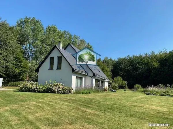 Maison 7 pièces 245 m²