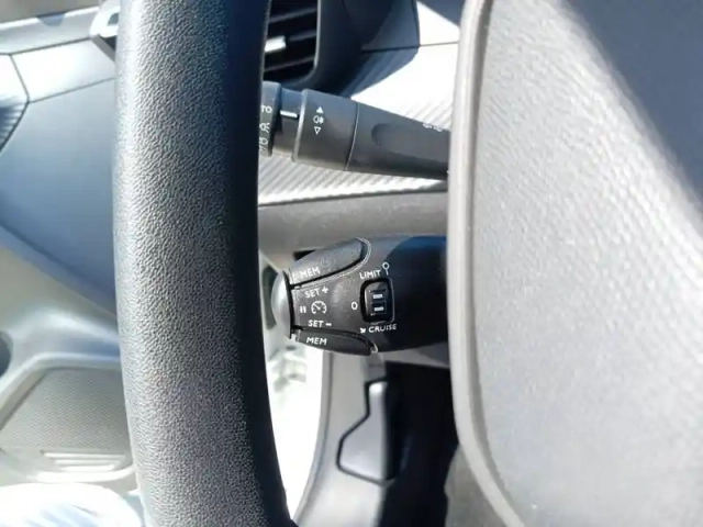 Peugeot 208 puretech 75 s&amp;s bvm5 — photo 19