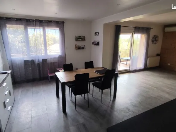 Maison rénovée de 107m² avec vue montagnes, terrain de 1 500 m² et sous-sol de 80 m²
