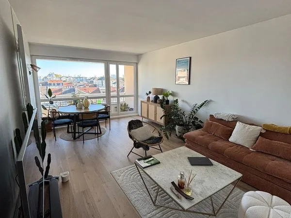 T3 - 74m²- hyper centre - chauffage inclus - avec vue - box fermé