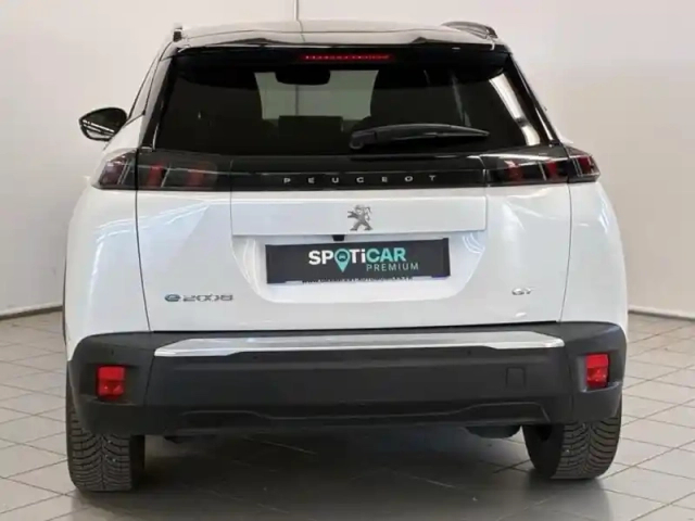Peugeot 2008 e- 136ch gt pack — photo 12