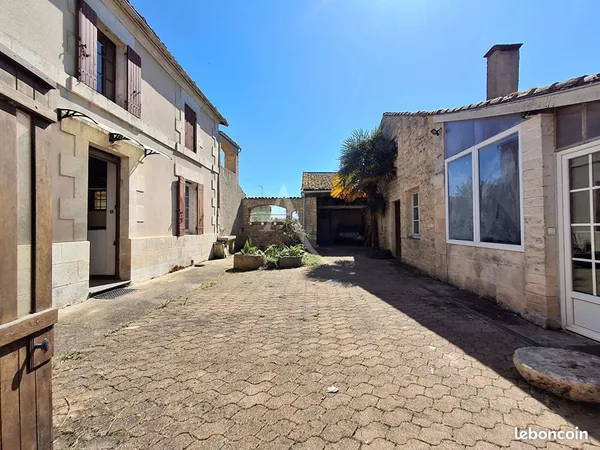 Propriété 5 pièces 145 m²
