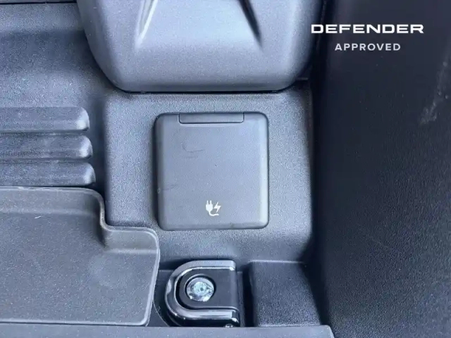 Land Rover Defender 90 3.0 d200 hard top s — photo 11