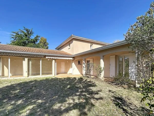 Maison familiale avec grand jardin et double garage -BOULIAC