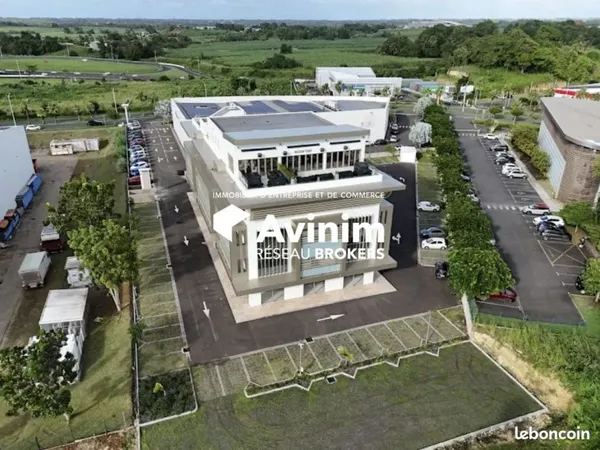 Local 150 m² Les Abymes