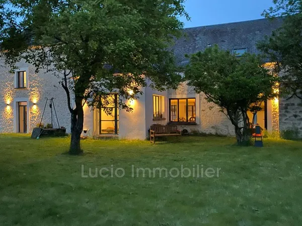 Villa 15 pièces 395 m²