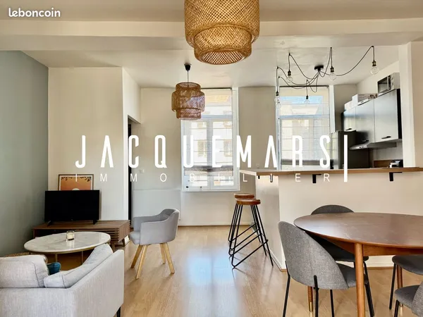 Exclusivité JACQUEMARS Immobilier Vieux- Lille rue sainte Catherine Joli T2 rénové