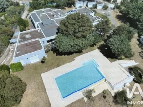 Maison 6 pièces 408 m²