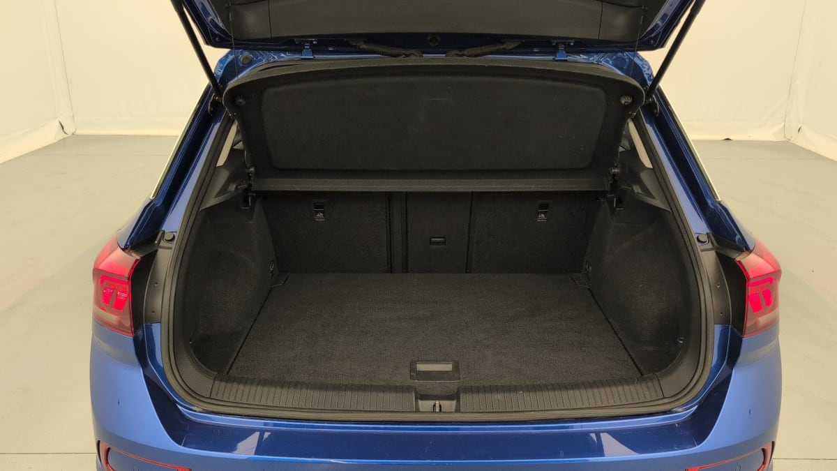 Volkswagen T-Roc — photo 18