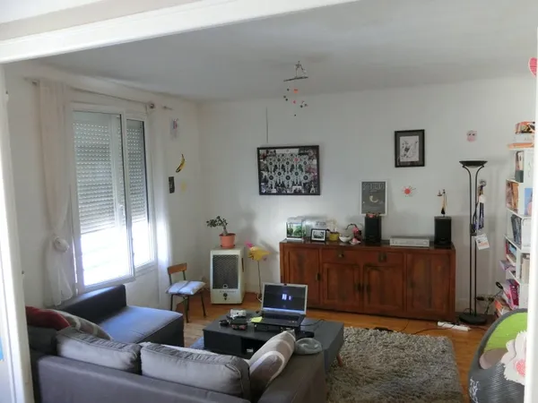 Agréable chambre dans une petite colocation