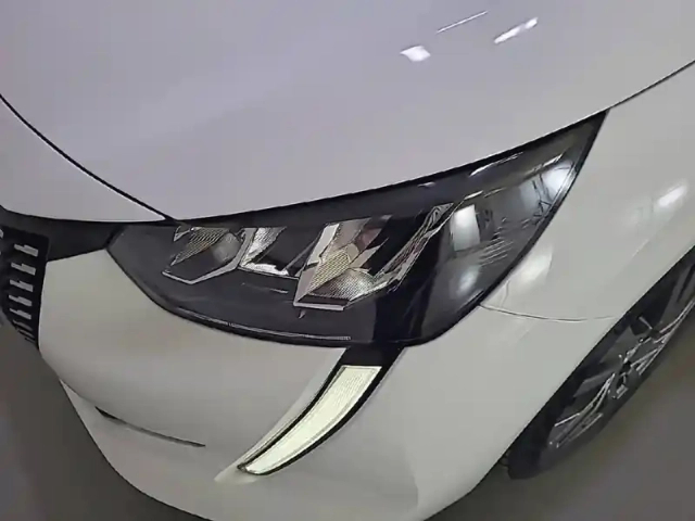 Peugeot 208 puretech 100 s&amp;s bvm6 — photo 35