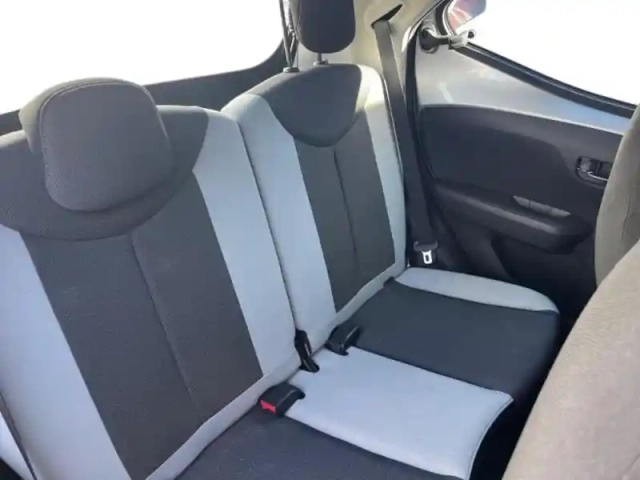Toyota Aygo 1.0 vvt-i 69ch x-play 5p — photo 9