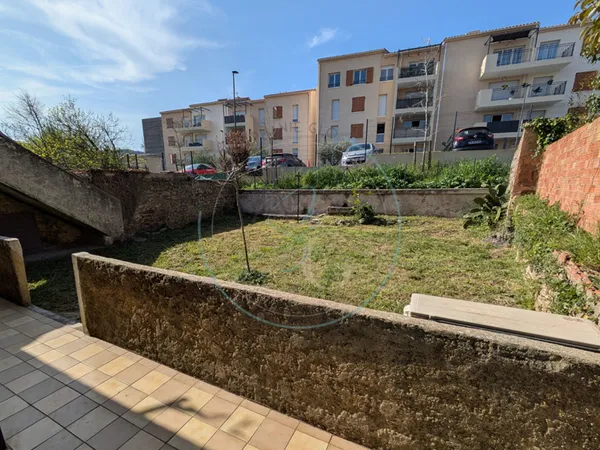 Le Muy - Location annuelle Appartement T2 avec jardin