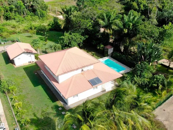 Maison 6 pièces 246 m²