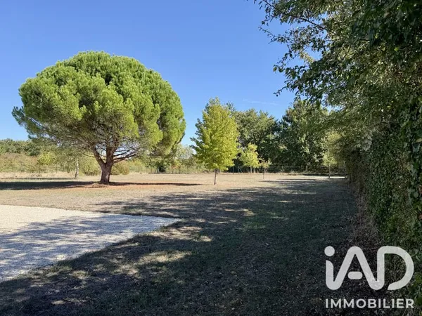 Terrain 2647 m²