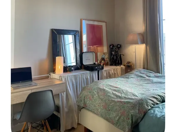 Loue chambre particulière avec bureau et wifi