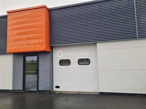 Local d'activité 153 m²