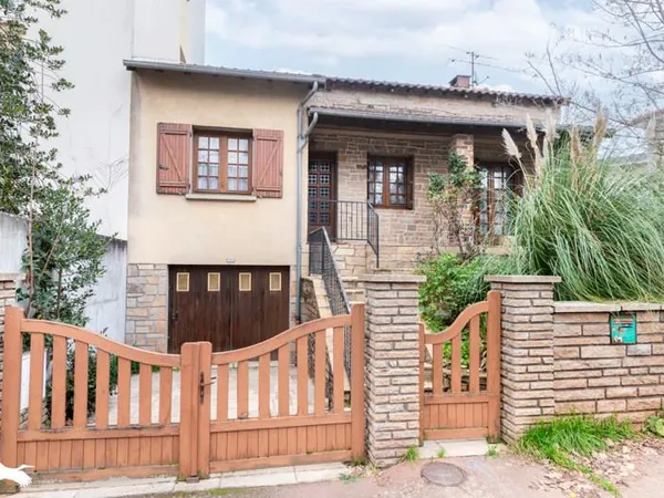 Maison en pierre de 3 pièces principales