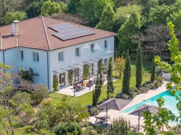 À Mimizan, à la lisière de la forêt, une propriété à part