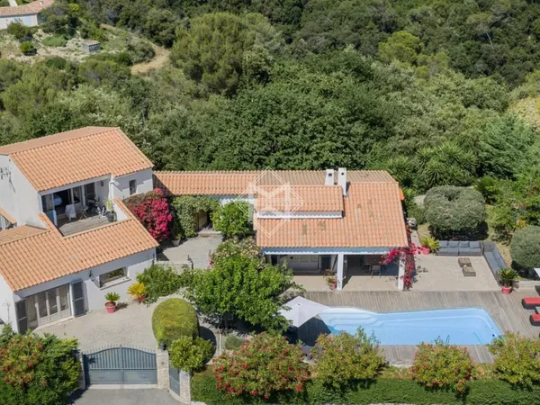 Belle propriété au calme absolu avec vue mer