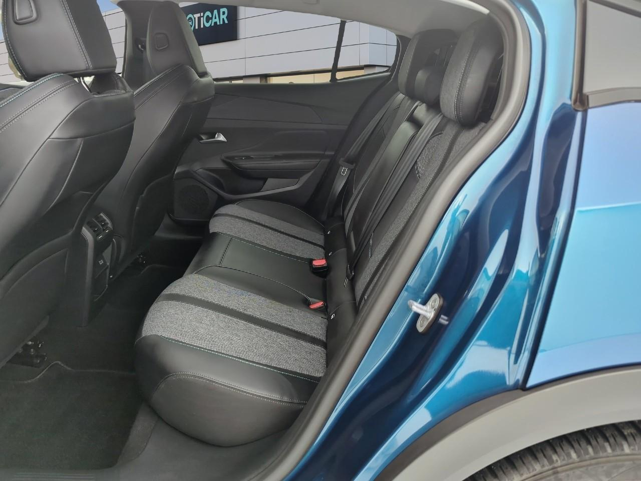 Peugeot 408 phev 225 e-eat8 allure pack — photo 10